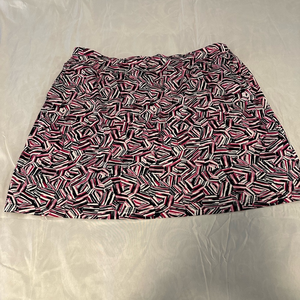 Forever 21 Pink and Black Geometric Mini Skirt